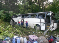 Под Краснодаром перевернулся автобус с волгоградскими детьми: двое школьников в реанимации