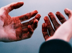 20-летний житель Волжского насмерть забил прохожего, случайно задевшего его плечом