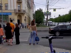 Кортеж Медведева попал на видео в Волгограде