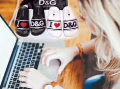 «Я иду такая вся в Dolce & Gabbana»: волгоградка отсудила у мнимого продавца брендовой одежды 150 тысяч рублей