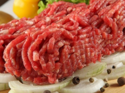 Опасный фарш марки «Мясокур» свободно продавался в магазинах Волгограда 