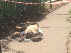 Труп неизвестного мужчины обнаружили в центре Волжского