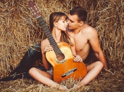 Гороскоп: Овнов ждут любовные интриги, а Близнецов - неразумные траты