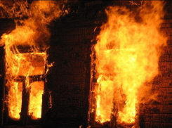 Под Волгоградом на пожаре погибла 75-летняя пенсионерка