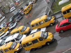 Волгоградских перевозчиков оштрафовали за самодельные сиденья и заблокированные двери