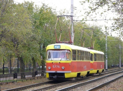 На юге Волгограда молодая водитель трамвая переехала женщину-пешехода