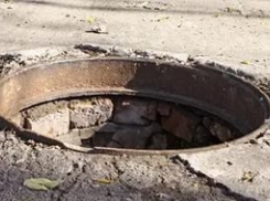 В Волгограде  рюкзак спас 12-летнего мальчика, провалившегося в люк