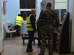 «За рамками здравого смысла»: блогер Варламов посчитал излишне строгим досмотр на вокзале Волгоград-2