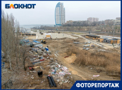 Новый год отложили: главную елку Волгограда даже не привезли из Москвы