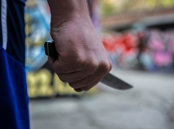 В Волгоградской области 16-летний подросток проткнул ножом обидчика отца