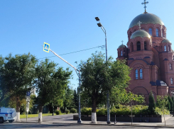 В центре Волгограда открыт круглосуточный доступ к мощам святителя Тихона: ему молятся о зравии 