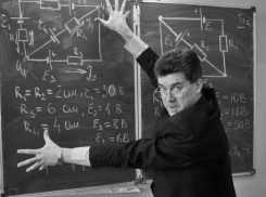 Стало известно, кто из волгоградских учителей получит премию