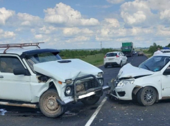 Четверо пострадали в ДТП на трассе в Волгоградской области