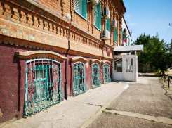 «Коронавирус стал удобной ширмой?»: волгоградского общественника возмутила избирательность суда