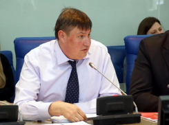 Депутат Волгоградской областной Думы предложил наказать коллегу, который изгадил атмосферу