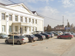 Десятилетнего ребенка сбил BMW у спорткомплекса в Волгограде