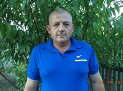 40-летний мужчина на служебном авто пропал в Волгоградской области 