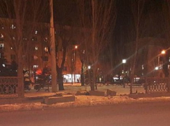 Внедорожник разрушил бетонную ограду в центре Волгограда 