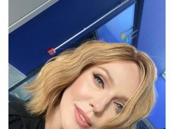 Альбина Джанабаева анонсировала выход первого сольного альбома