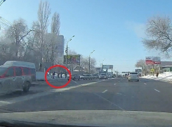 Волгоградец скончался на остановке после поездки в маршрутке