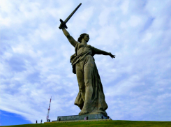 Реконструкцию монумента «Родина-мать» завершат к 9 мая