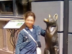 11-летней девочке, мать которой сгорела у нее на глазах, нашли костыли в Камышине