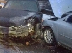 Два человека погибли и шестеро пострадали в ДТП под Волгоградом
