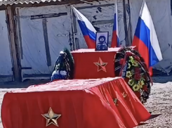 Под Волгоградом простились с погибшем на СВО добровольцем Бинали Шевкетовым