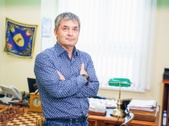 Глава волгоградского Союза журналистов Вячеслав Черепахин отмечает юбилей