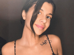 Алиана Устиненко показала фото без макияжа и лифчика