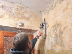 У волгоградцев заплакали потолки после долгожданного капремонта