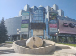 Крупный бизнес-центр Волгограда продает целый этаж