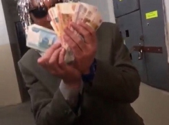 Волгоградец спародировал Витю «АК-47» в надоедливой рекламе онлайн-казино 