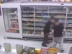 Сливочного масла на 10 тысяч запихнули в штаны двое подростков в Волгограде