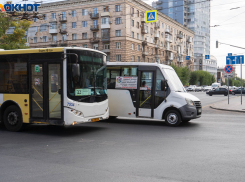 Начинать рабочий день с 10 утра предложили в Волгограде из-за проблем с транспортом