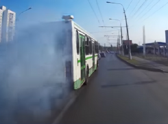 Задыхающиеся от выхлопных газов волгоградцы сняли видео против автобусов