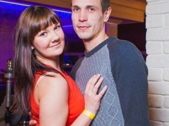 В Волгограде медики спасают влюбленных, выживших в смертельном ДТП 