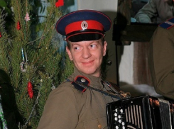 Волгоградцев просят помочь многодетному музыканту, потерявшему жену во время пожара