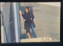 Хулиганили и пытались рисовать на опоре моста через Волгу: болельщиков наказали после игры «Ротора» в Волгограде