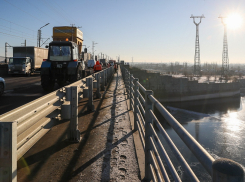 Волгоградцев предупредили о новых пробках на Волжской ГЭС