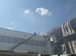 Названа причина крупного пожара в Волжском на производстве сэндвич панелей