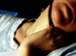 Жителя Волгоградской области задушили шнурком от обуви в республике Коми