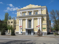 Политические партии Волгограда заполнят Думу случайными людьми и авантюристами