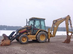 В Волгограде разыскивают угонщика экскаватора-погрузчика