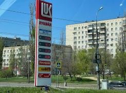 Уже почти 60 рублей за литр: сколько сейчас стоит заправиться в Волгограде