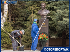 Шваброй по лицу Сталина проехались в Волгограде