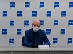 Врач из «красной зоны» в Волгограде рассказал, почему сделал прививку от COVID-19