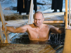 Вслед за Путиным: известные волгоградские политики спешат к проруби