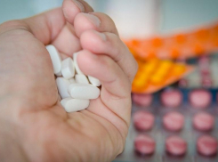  Молодой парень умер после таблеток для усиления эффекта алкоголя в Волгоградской области