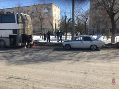 Неопытный волгоградец сбил двух водителей рейсового автобуса 